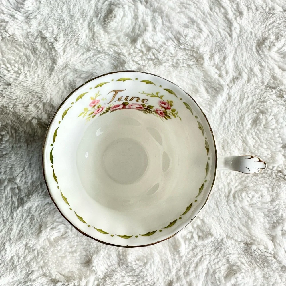 Vintage Royal Albert Teacup Flower of the Month June Roses Floral Leaf 1970 READ